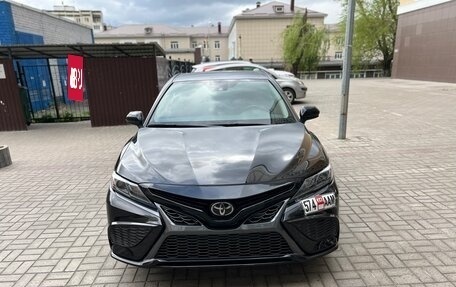 Toyota Camry, 2020 год, 2 650 000 рублей, 4 фотография