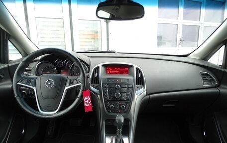Opel Astra J, 2011 год, 850 000 рублей, 7 фотография