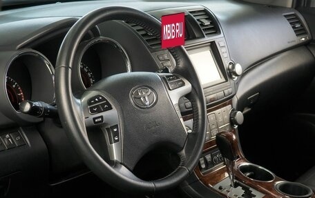 Toyota Highlander III, 2013 год, 2 410 000 рублей, 11 фотография