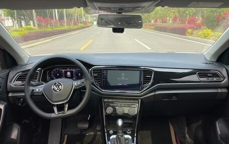 Volkswagen T-Roc I, 2021 год, 1 930 000 рублей, 7 фотография