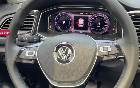 Volkswagen T-Roc I, 2021 год, 1 930 000 рублей, 8 фотография