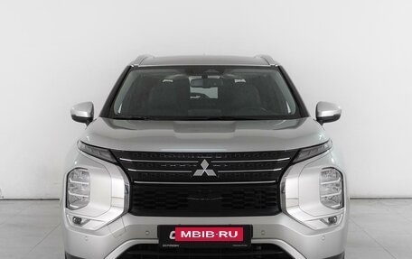Mitsubishi Outlander, 2023 год, 4 790 000 рублей, 3 фотография