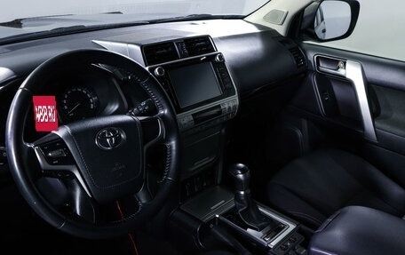 Toyota Land Cruiser Prado 150 рестайлинг 2, 2019 год, 4 890 000 рублей, 14 фотография