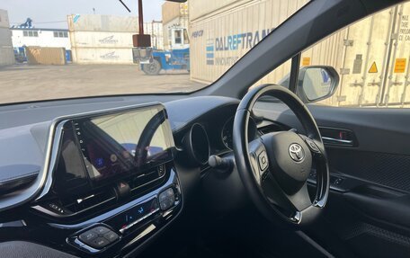 Toyota C-HR I рестайлинг, 2017 год, 2 200 000 рублей, 6 фотография