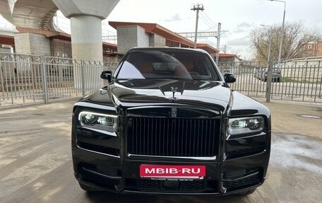 Rolls-Royce Cullinan, 2022 год, 74 100 000 рублей, 2 фотография