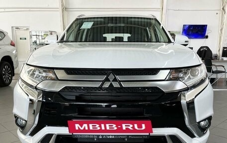 Mitsubishi Outlander III рестайлинг 3, 2022 год, 3 550 000 рублей, 2 фотография