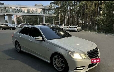 Mercedes-Benz E-Класс, 2012 год, 1 950 000 рублей, 2 фотография