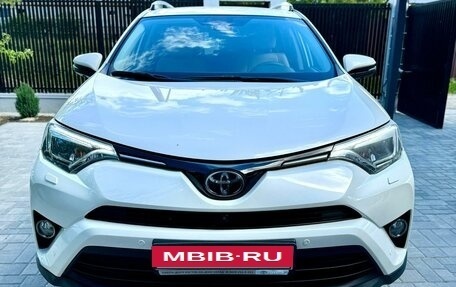 Toyota RAV4, 2017 год, 3 200 000 рублей, 5 фотография