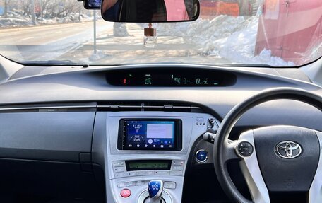 Toyota Prius, 2014 год, 1 640 000 рублей, 8 фотография