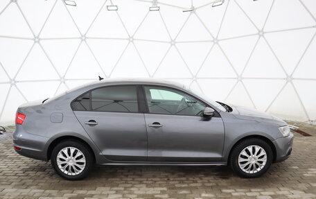 Volkswagen Jetta VI, 2012 год, 1 044 000 рублей, 2 фотография