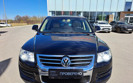 Volkswagen Touareg III, 2010 год, 1 635 000 рублей, 2 фотография