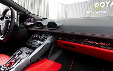Lamborghini Huracán, 2015 год, 25 390 000 рублей, 10 фотография