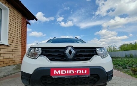 Renault Duster, 2022 год, 1 900 000 рублей, 2 фотография
