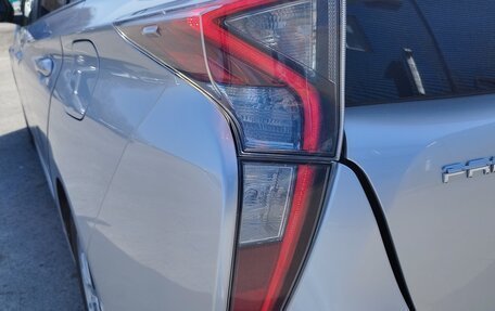 Toyota Prius IV XW50, 2017 год, 2 250 000 рублей, 13 фотография