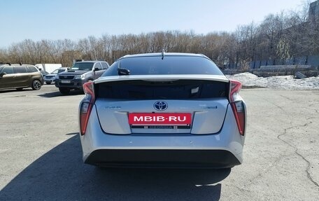 Toyota Prius IV XW50, 2017 год, 2 250 000 рублей, 6 фотография
