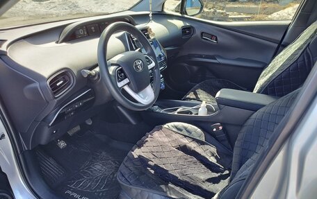 Toyota Prius IV XW50, 2017 год, 2 250 000 рублей, 19 фотография