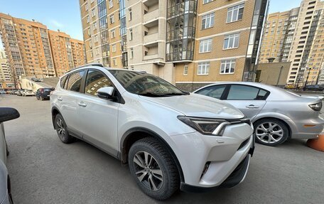 Toyota RAV4, 2018 год, 3 700 000 рублей, 5 фотография