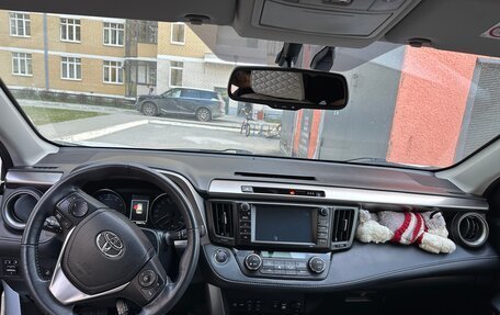 Toyota RAV4, 2018 год, 3 700 000 рублей, 9 фотография