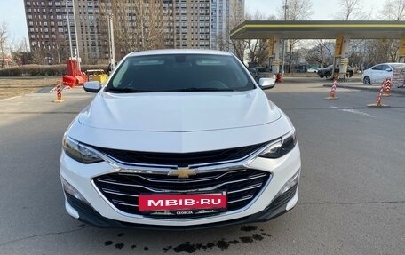 Chevrolet Malibu IX, 2019 год, 1 100 000 рублей, 3 фотография