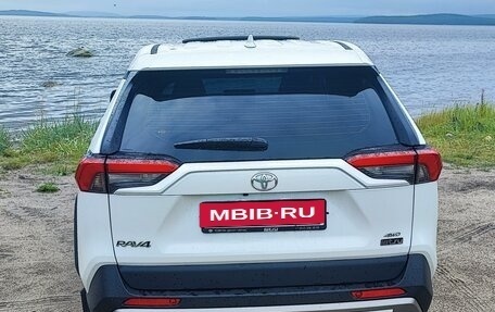 Toyota RAV4, 2022 год, 4 190 000 рублей, 2 фотография