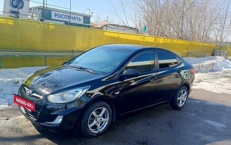 Hyundai Solaris II рестайлинг, 2012 год, 750 000 рублей, 12 фотография