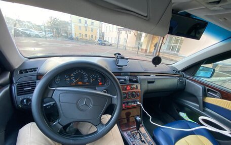 Mercedes-Benz E-Класс, 1999 год, 460 000 рублей, 9 фотография