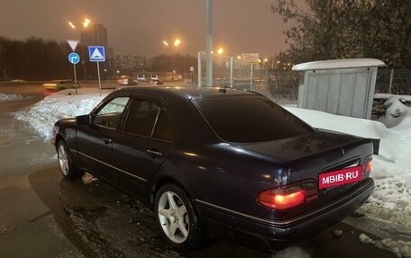 Mercedes-Benz E-Класс, 1999 год, 460 000 рублей, 4 фотография