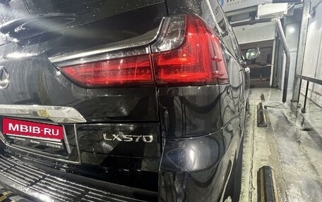 Lexus LX III, 2018 год, 11 000 000 рублей, 4 фотография