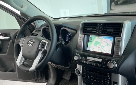 Toyota Land Cruiser Prado 150 рестайлинг 2, 2012 год, 3 100 000 рублей, 12 фотография