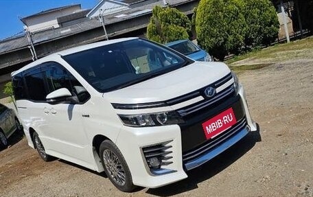 Toyota Voxy III, 2021 год, 1 870 000 рублей, 3 фотография