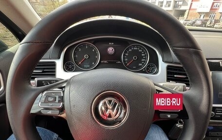 Volkswagen Touareg III, 2011 год, 2 095 000 рублей, 11 фотография