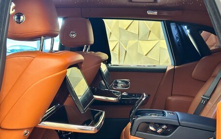 Rolls-Royce Phantom VIII, 2017 год, 58 200 000 рублей, 12 фотография