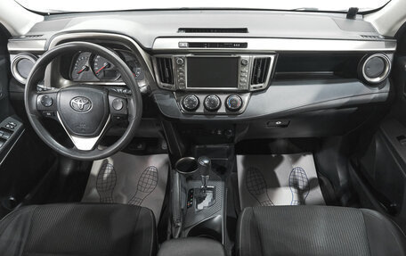 Toyota RAV4, 2015 год, 2 499 000 рублей, 10 фотография