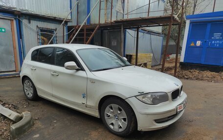 BMW 1 серия, 2011 год, 850 000 рублей, 2 фотография