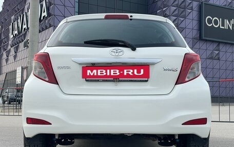 Toyota Yaris III рестайлинг, 2012 год, 1 297 000 рублей, 20 фотография
