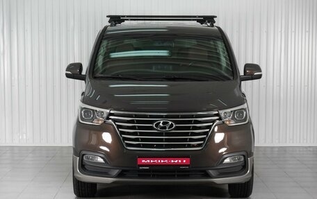 Hyundai Grand Starex Grand Starex I рестайлинг 2, 2020 год, 4 449 000 рублей, 3 фотография