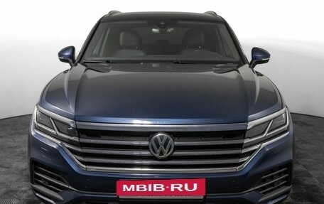 Volkswagen Touareg III, 2018 год, 5 400 000 рублей, 2 фотография