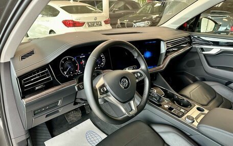 Volkswagen Touareg III, 2020 год, 5 800 000 рублей, 8 фотография