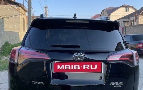 Toyota RAV4, 2017 год, 2 700 000 рублей, 3 фотография