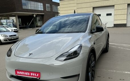 Tesla Model Y I, 2021 год, 6 500 000 рублей, 2 фотография