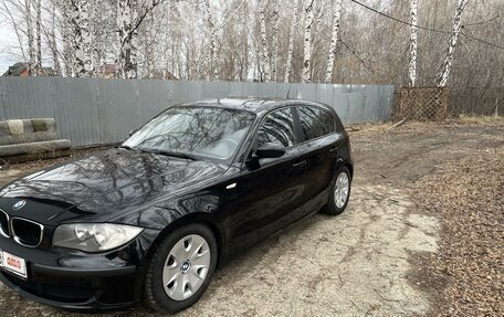BMW 1 серия, 2009 год, 800 000 рублей, 2 фотография