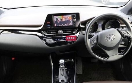Toyota C-HR I рестайлинг, 2021 год, 1 922 000 рублей, 7 фотография
