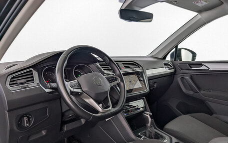 Volkswagen Tiguan II, 2021 год, 3 490 000 рублей, 16 фотография