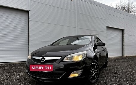 Opel Astra J, 2011 год, 649 000 рублей, 2 фотография