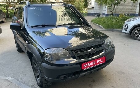Chevrolet Niva I рестайлинг, 2018 год, 1 050 000 рублей, 4 фотография
