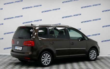 Volkswagen Touran III, 2011 год, 996 000 рублей, 2 фотография