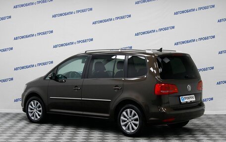 Volkswagen Touran III, 2011 год, 996 000 рублей, 4 фотография