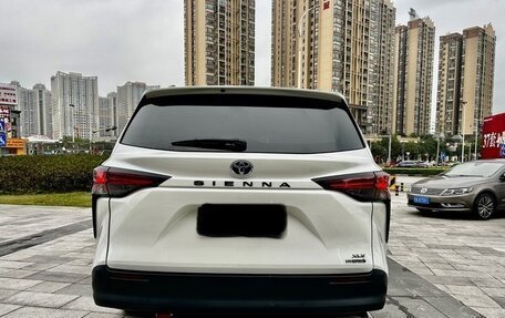 Toyota Sienna, 2022 год, 6 630 000 рублей, 6 фотография