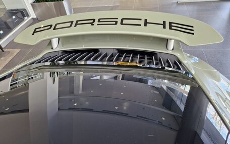Porsche 911, 2021 год, 30 700 000 рублей, 9 фотография