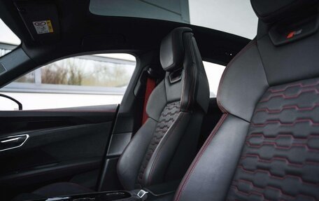 Audi e-tron GT, 2021 год, 10 340 000 рублей, 8 фотография